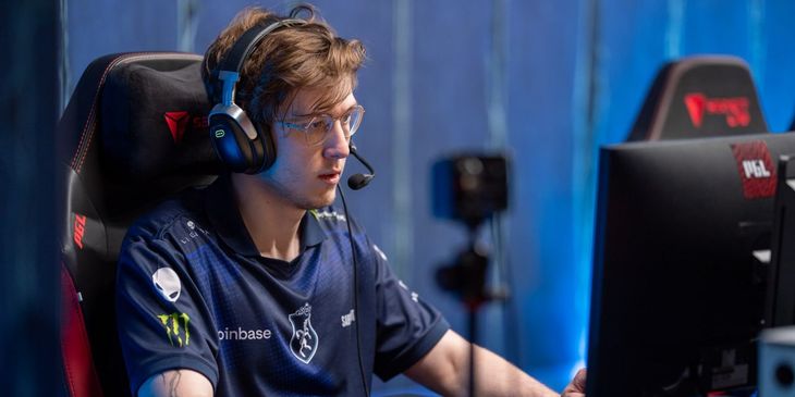 «Хорошие щенки не лают» — SabeRLighT- ответил на скобки и тип 9Class в матче на ESL One Raleigh 2025