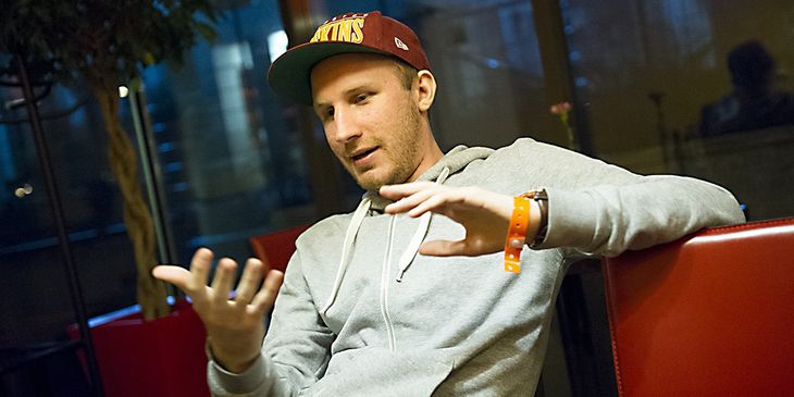 Olofmeister достал из контейнеров в CS:GO два ножа подряд