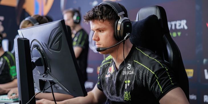 REZ: «Пришло время снять пижаму?»