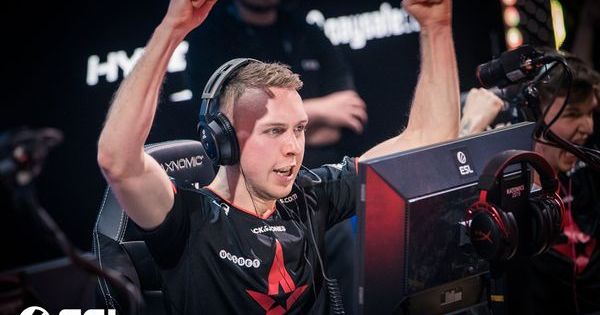 Astralis и heroic прошли в полуфинал группы a на iem katowice 2021