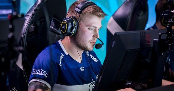 Complexity gaming заняла первое место в группе b на blast premier: spring groups 2021
