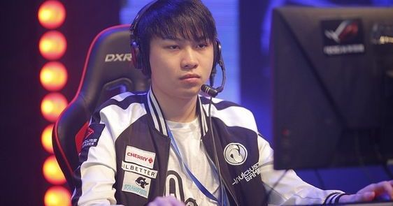 Boboka покинул invictus gaming
