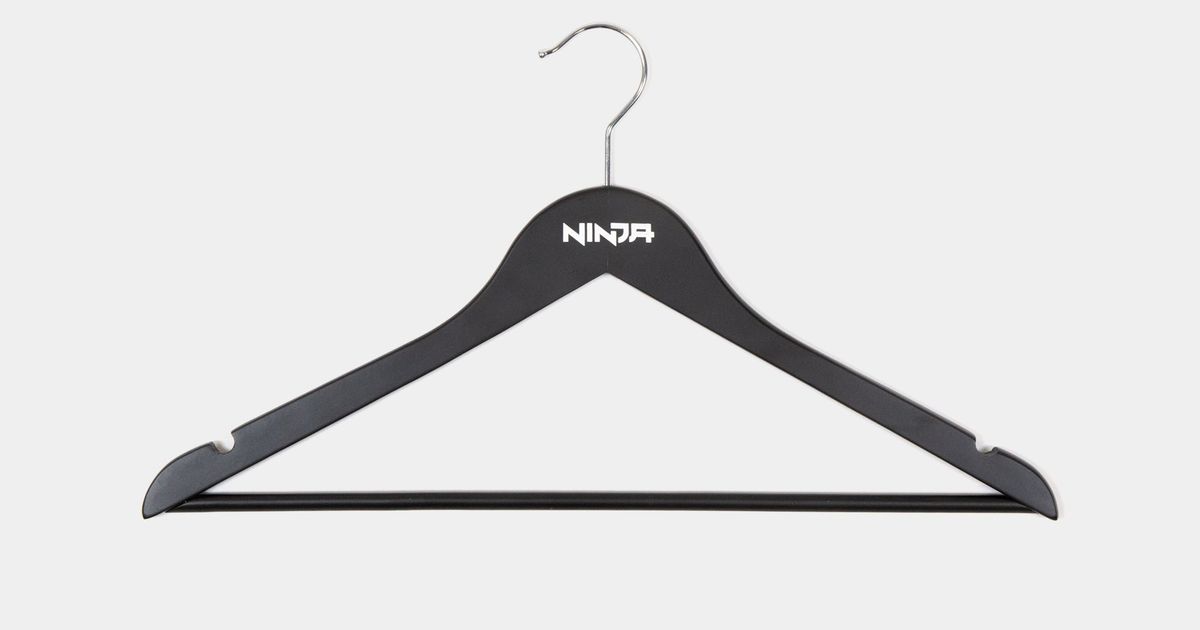 Стример ninja запустил в продажу толстовку с отверстиями для наушников и именную вешалку