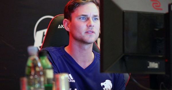 Fragsters выступят со стендинами в закрытой квалификации europe minor championship