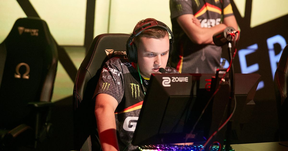 Flamie и boombl4 заняли 17-е и 18-е места в рейтинге лучших игроков года из снг от petr1k