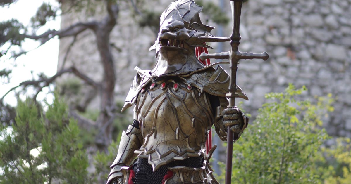 Австрийский косплеер сделал реалистичный костюм босса из dark souls