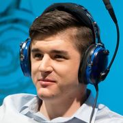 Джеймс Firebat Костесич