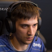 Артур Arteezy Бабаев