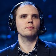 Хенрик AdmiralBulldog Анберг