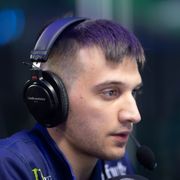 Артур Arteezy Бабаев