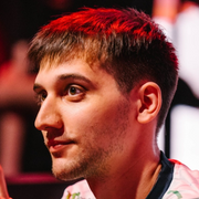 Артур Arteezy Бабаев